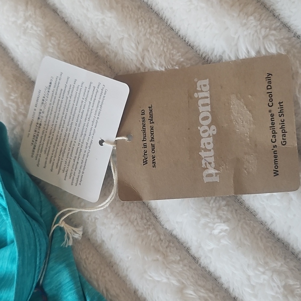 NWT Patagonia Aqua Blue Tee - Picture 3 of 4